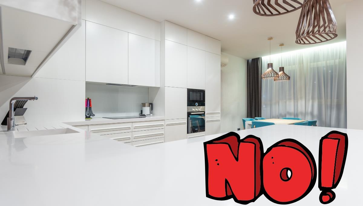 El blanco puro no va más: los nuevos matices para decorar la cocina